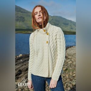 Aran Woollen Mills Super Soft Merino 3 Button Sweater Ivory Medium